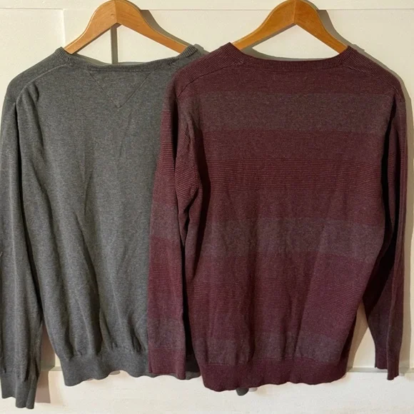 Tommy Hilfiger & Liz Claiborne Sweater Bundle - Picture 4 of 4